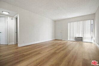 1134 N Clark St in West Hollywood, CA - Building Photo - Building Photo