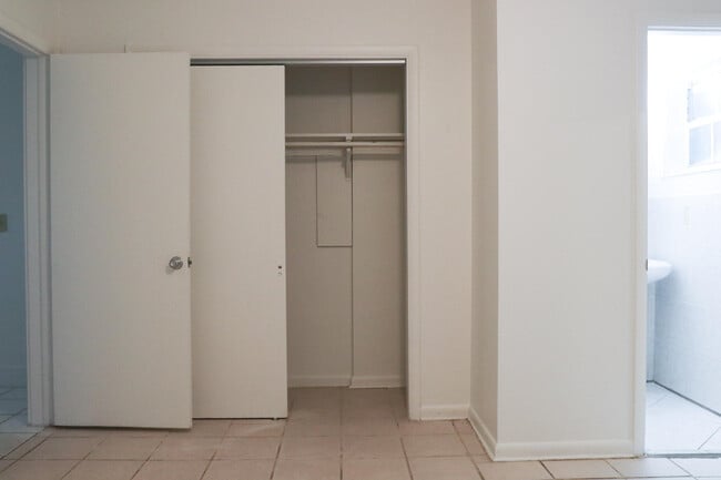 651 W 36th St in West Palm Beach, FL - Building Photo - Building Photo