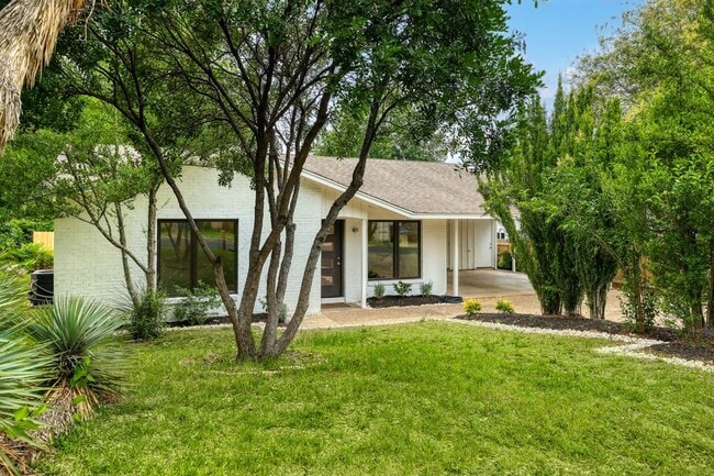 property at 3300 Catalina Dr