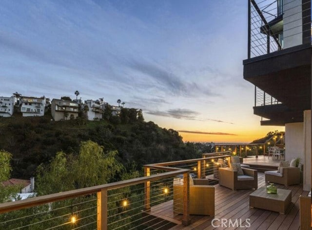 6422 Weidlake Dr in Los Angeles, CA - Building Photo - Building Photo