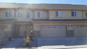 2928 Warbler Way in Bozeman, MT - Building Photo
