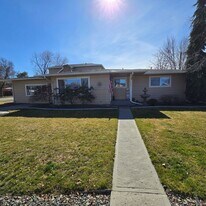 712 SW 4th St in Fruitland, ID - Building Photo