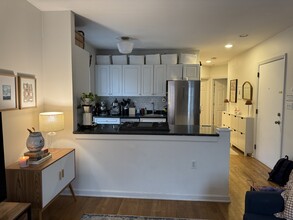 93 Erie St, Unit 2 in Jersey City, NJ - Building Photo - Building Photo