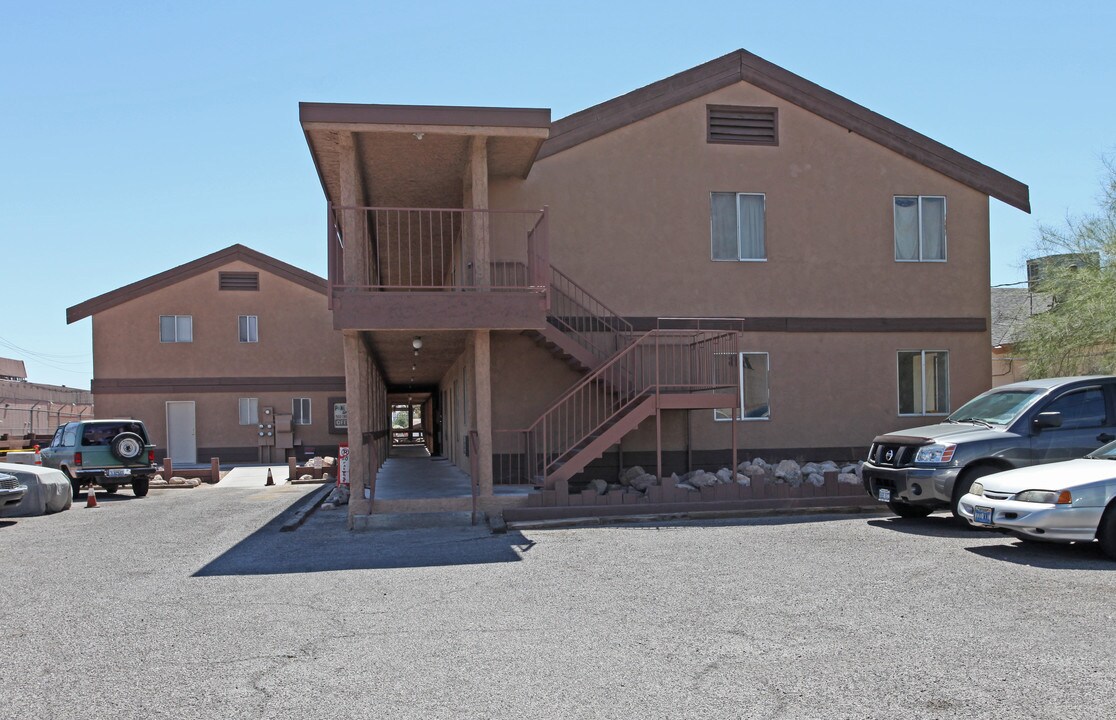 Pine Creek Apartments in Las Vegas, NV - Building Photo