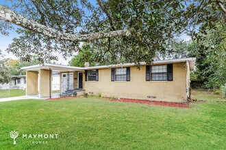 11477 Harlan Dr in Jacksonville, FL - Foto de edificio - Building Photo