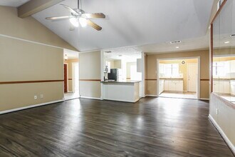 7406 San Simeon Dr in Houston, TX - Building Photo - Building Photo
