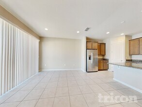 676 Meadow Pointe Dr in Haines City, FL - Building Photo - Building Photo