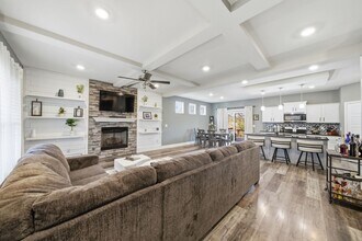 1135 Charles Thomas Dr in Clarksville, TN - Building Photo - Building Photo