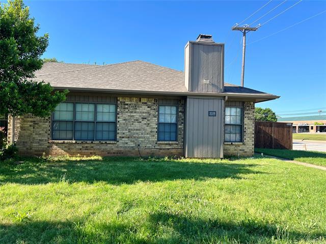 2028 Parkside Ct in Grapevine, TX - Building Photo