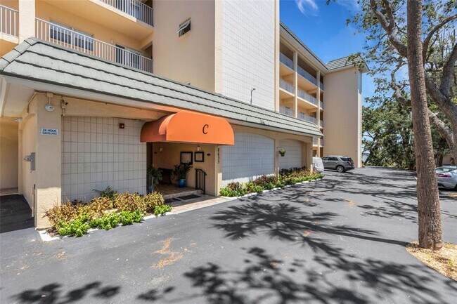 8635 Midnight Pass Rd in Sarasota, FL - Building Photo - Building Photo