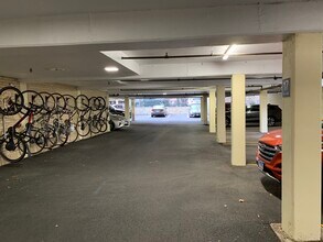 420 W Aldine Ave, Unit 326 in Chicago, IL - Building Photo - Building Photo
