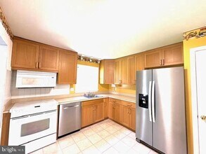 12141 Suffolk Terrace in Gaithersburg, MD - Building Photo - Building Photo