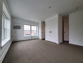 100 Mariners Way in Port Jefferson, NY - Building Photo - Building Photo