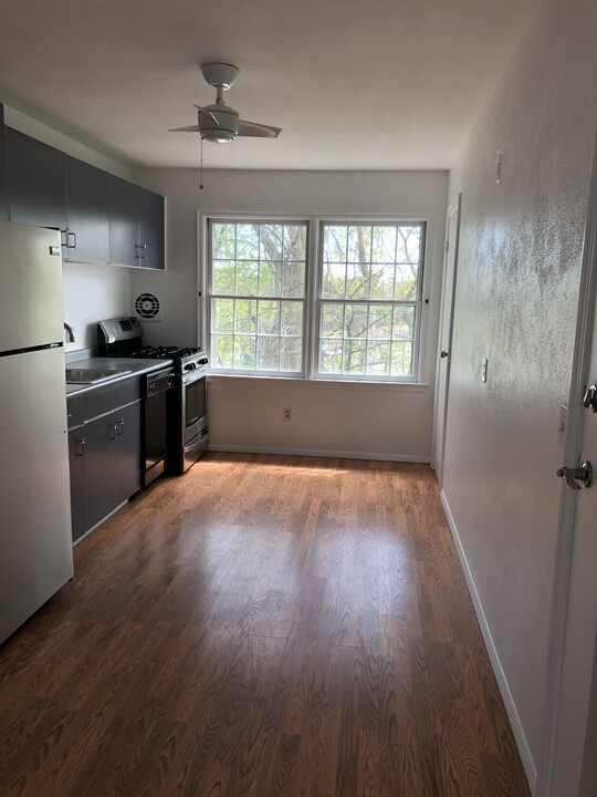 80 Brush Hill Ave, Unit 80 Brush Hill Condos #65 in West Springfield, MA - Building Photo