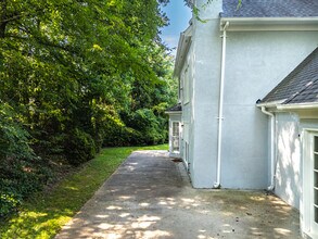 1050 Shady Valley Pl NE in Atlanta, GA - Building Photo - Building Photo