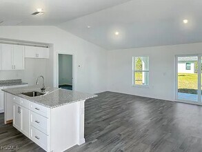 4528 NW 34th Pl in Cape Coral, FL - Building Photo - Building Photo