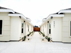 5901 Puffin Ave in Palmhurst, TX - Building Photo
