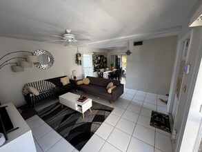 7109 NW 66th St in Tamarac, FL - Building Photo - Building Photo