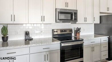 100 Wildwood Ct, Unit 411 in Birmingham, AL - Building Photo - Building Photo