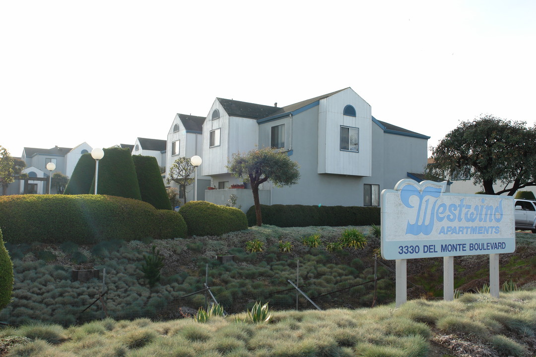 Westwind Apartments in Marina, CA - Foto de edificio