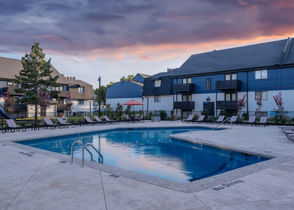 Highpoint Creek in Oklahoma City, OK - Building Photo