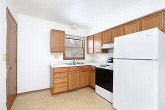 2537 Lynner Dr in Des Moines, IA - Foto de edificio - Building Photo