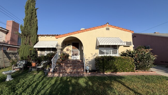 property at 1034 S 4th St