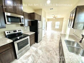 5709 Nightingale Ave in McAllen, TX - Building Photo - Building Photo