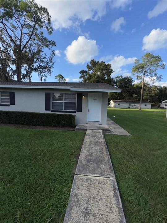 1643 NE 71st St in Ocala, FL - Foto de edificio