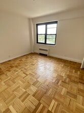 333 Pelham Rd, Unit 2 in New Rochelle, NY - Building Photo - Building Photo