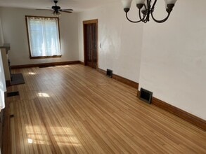 2918 N Gaylord St, Unit Main House in Denver, CO - Foto de edificio - Building Photo