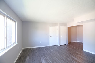 Sage Crossing in Lee's Summit, MO - Building Photo - Interior Photo