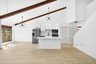 2079 Ascot Dr in Moraga, CA - Building Photo - Building Photo