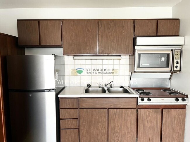 2331 E Market St in Akron, OH - Building Photo - Building Photo