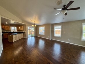 2866 Esther Ln in Grants Pass, OR - Building Photo - Building Photo