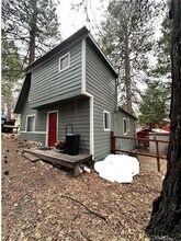 32064 Hunsaker Way in Running Springs, CA - Building Photo - Building Photo