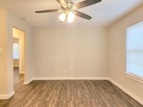 1106 2nd Ave N in Texas City, TX - Building Photo - Building Photo