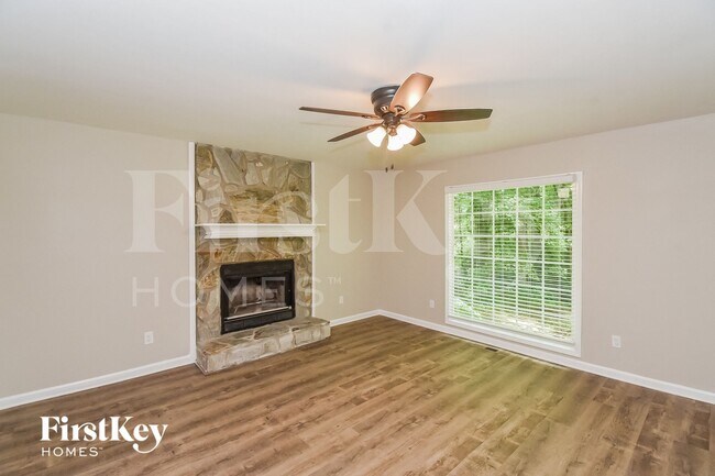 24 Arbor Way in Dallas, GA - Foto de edificio - Building Photo