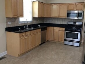 18003 Greenview Terrace in Country Club Hills, IL - Building Photo - Building Photo