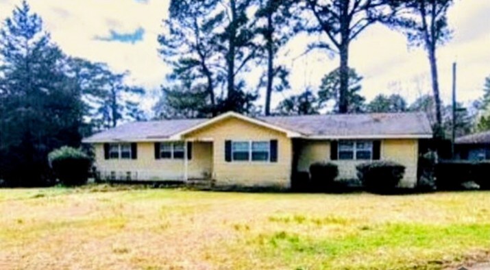 1817 Wisteria Dr in Jackson, MS - Foto de edificio