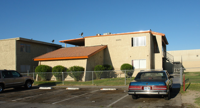 3671 Ala Dr in Las Vegas, NV - Foto de edificio - Building Photo