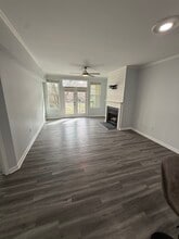 405 W 7th St, Unit 312 in Charlotte, NC - Building Photo - Building Photo