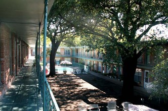 Crosswinds Apartments in Dallas, TX - Building Photo - Building Photo