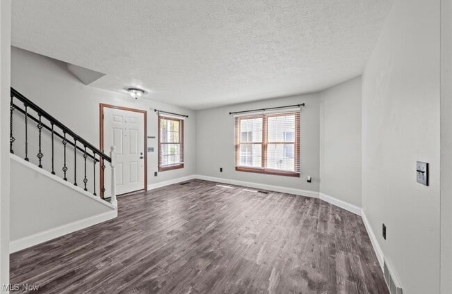 430 Charleton Dr in Medina, OH - Building Photo - Building Photo