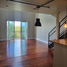 1501 Doyle Carlton Dr in Tampa, FL - Building Photo - Building Photo