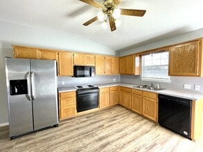 2301 Cimmaron Dr in Ardmore, OK - Building Photo - Building Photo