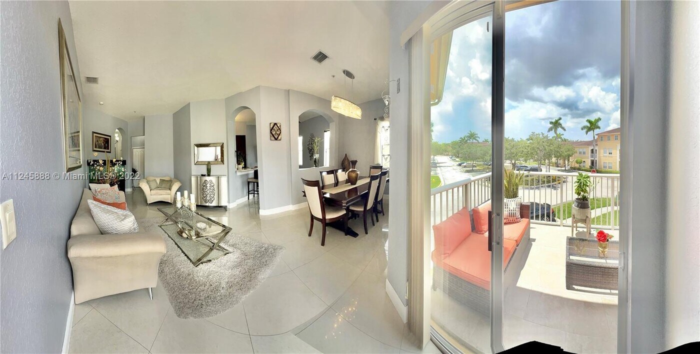 4435 SW 160th Ave, Unit 205 in Miramar, FL - Building Photo