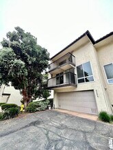 2406 Altisma Way in Carlsbad, CA - Building Photo - Building Photo