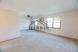 1614-8 1/2 8 1/2 St SE in Rochester, MN - Building Photo