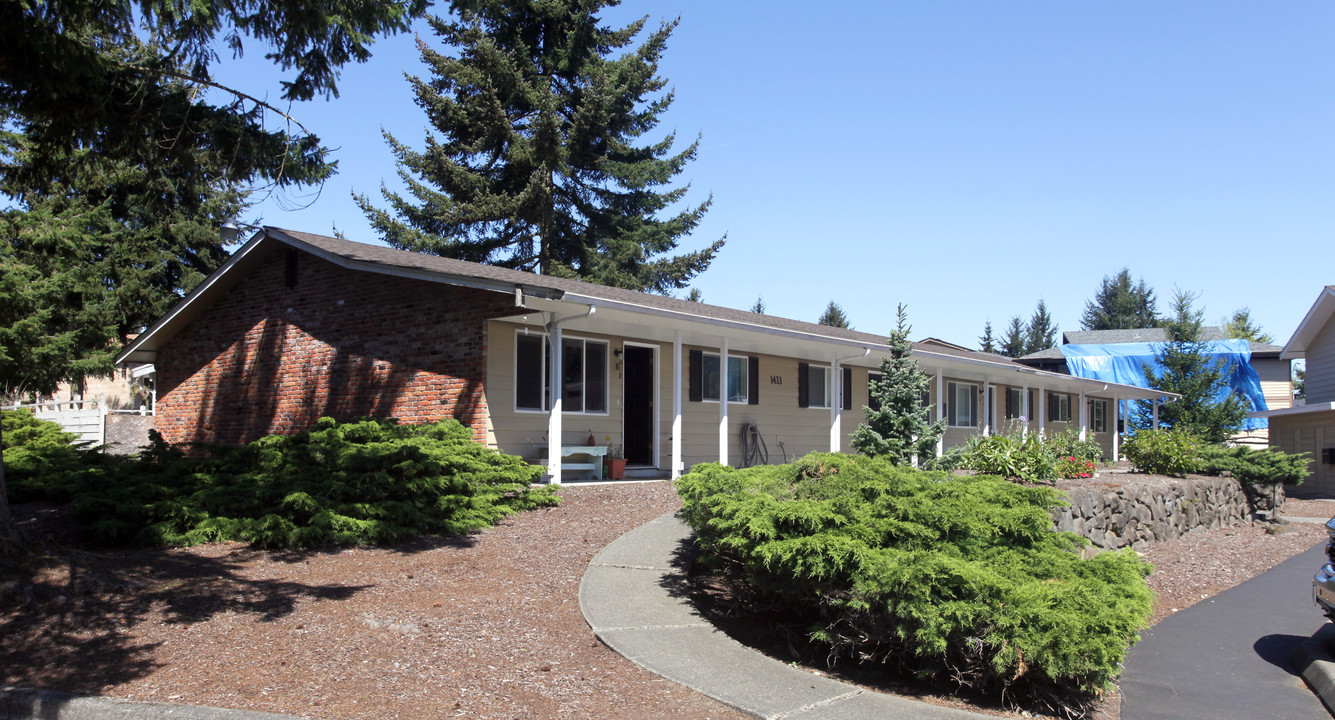 Rainier Court Townhomes in Fircrest, WA - Foto de edificio